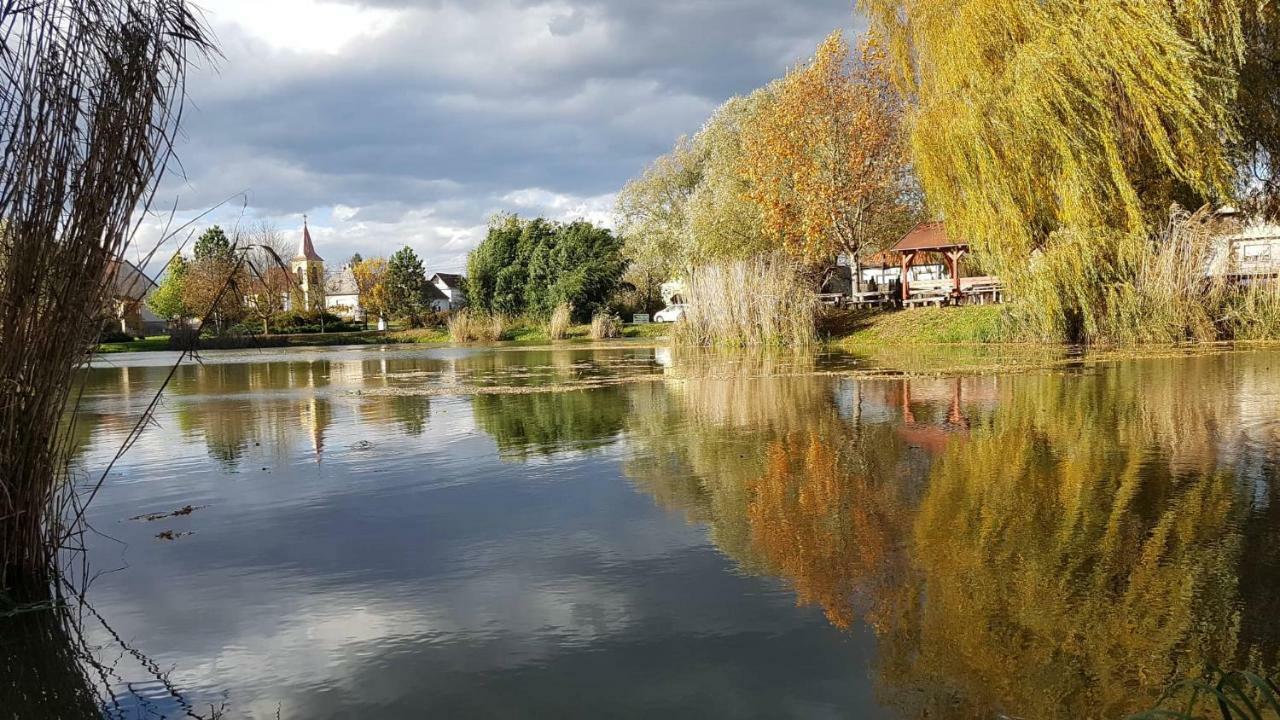 Kerka-Voelgyi Vendeghaz Hotel Kerkaszentkiraly ภายนอก รูปภาพ